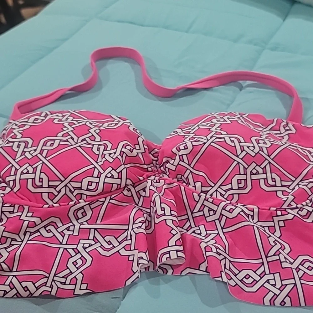 crown & ivy Pink and White Patterned Bandeau Bikini